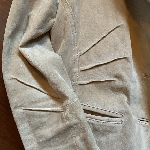 Women’s Suede Jacket - Picture 4 of 9